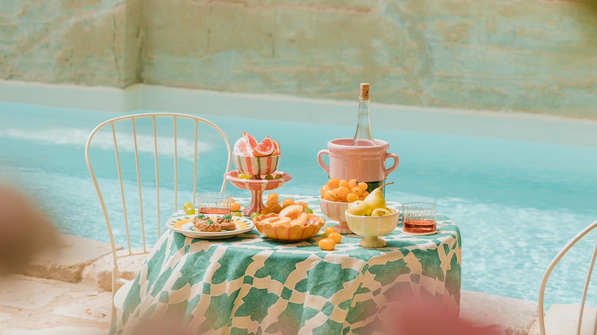 TABLE & HOME ACCESSORIES